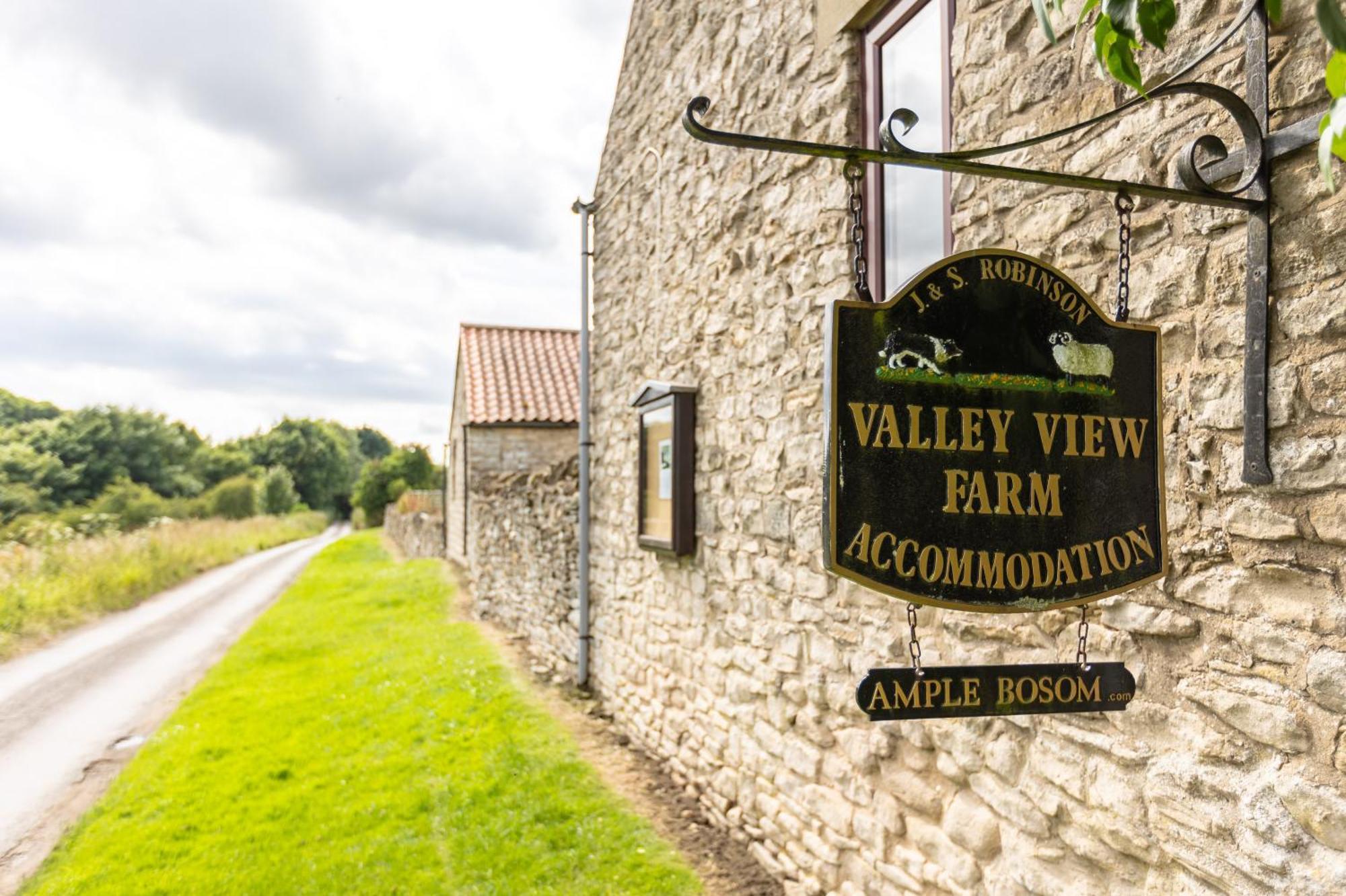 Valley View Farm Holiday Cottages 헴슬리 외부 사진